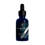 Frasco de V-Nitro VitalHealth con cuentagotas. Suplemento en gotas diseñado para mejorar el rendimiento físico, la circulación y la vitalidad.