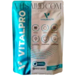 Empaque del suplemento VitalPro de VitalHealth con 16 g de proteína, Omega 3 y beneficios antioxidantes.